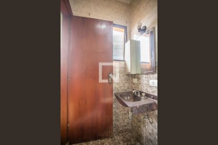 Casa à venda com 275m², 4 quartos e 3 vagas Casa à venda com 275m², 4 quartos e 3 vagasBanheiro Suíte