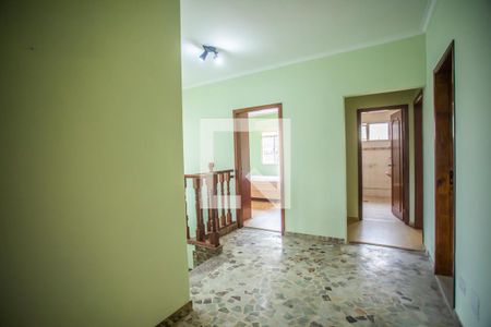 Casa à venda com 275m², 4 quartos e 3 vagas Casa à venda com 275m², 4 quartos e 3 vagasCorredor - Quartos