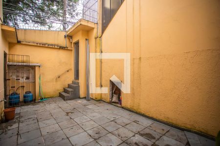 Casa à venda com 275m², 4 quartos e 3 vagas Casa à venda com 275m², 4 quartos e 3 vagasQuintal