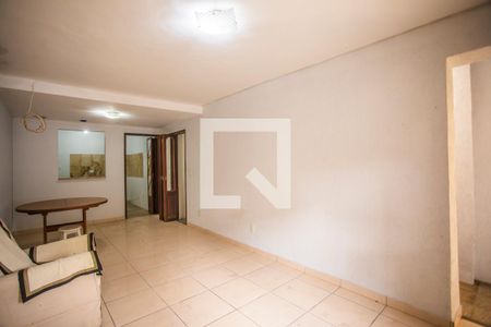 Casa à venda com 275m², 4 quartos e 3 vagas Casa à venda com 275m², 4 quartos e 3 vagasSala - Casa 2