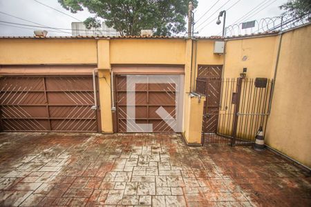 Casa à venda com 275m², 4 quartos e 3 vagas Casa à venda com 275m², 4 quartos e 3 vagasVista
