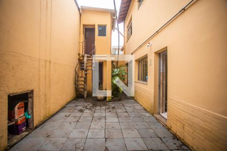 Casa à venda com 275m², 4 quartos e 3 vagas Casa à venda com 275m², 4 quartos e 3 vagasQuintal