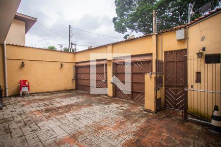 Casa à venda com 275m², 4 quartos e 3 vagas Casa à venda com 275m², 4 quartos e 3 vagasGaragem