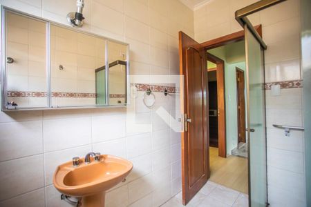 Casa à venda com 275m², 4 quartos e 3 vagas Casa à venda com 275m², 4 quartos e 3 vagasBanheiro Suíte