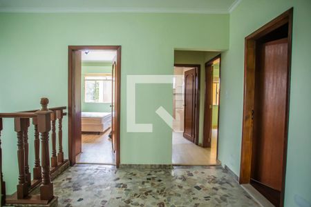 Casa à venda com 275m², 4 quartos e 3 vagas Casa à venda com 275m², 4 quartos e 3 vagasCorredor - Quartos