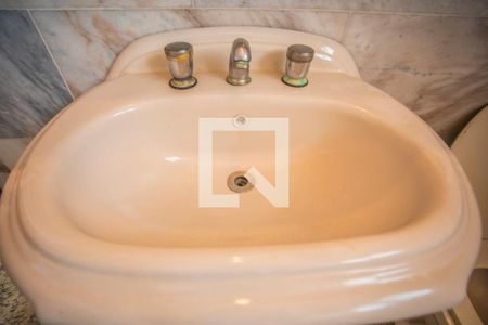 Casa à venda com 275m², 4 quartos e 3 vagas Casa à venda com 275m², 4 quartos e 3 vagasBanheiro Suíte - Torneira