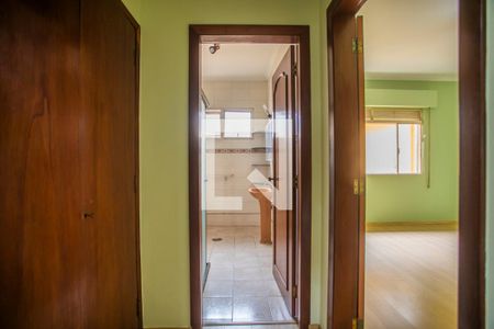 Casa à venda com 275m², 4 quartos e 3 vagas Casa à venda com 275m², 4 quartos e 3 vagasCorredor - Banheiro Suíte