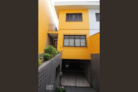 Casa para alugar com 270m², 3 quartos e 6 vagasFachada