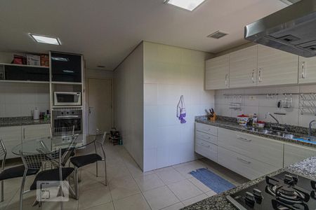 Apartamento à venda com 172m², 3 quartos e 3 vagasCozinha