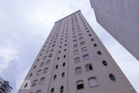 Apartamento à venda com 34m², 1 quarto e 1 vaga Apartamento à venda com 34m², 1 quarto e 1 vagaFachada