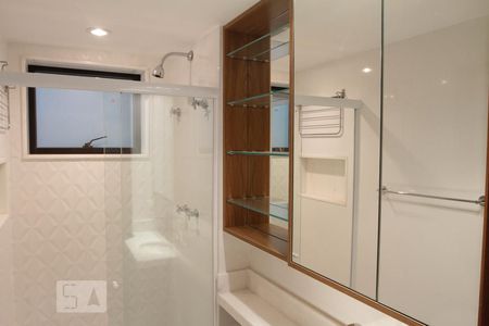 Banheiro da Suíte de apartamento para alugar com 1 quarto, 44m² em Leblon, Rio de Janeiro