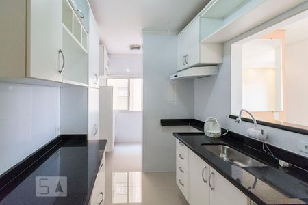 Cozinha de apartamento para alugar com 2 quartos, 74m² em Quitaúna, Osasco