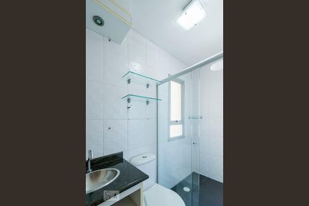 Banheiro de apartamento para alugar com 2 quartos, 74m² em Quitaúna, Osasco