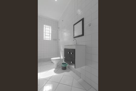 Banheiro de casa à venda com 6 quartos, 300m² em Vila Firmiano Pinto, São Paulo