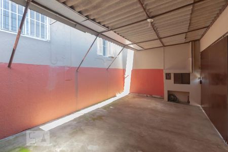 Garagem de casa à venda com 6 quartos, 300m² em Vila Firmiano Pinto, São Paulo