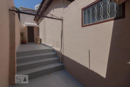 Quintal de casa à venda com 6 quartos, 300m² em Vila Firmiano Pinto, São Paulo