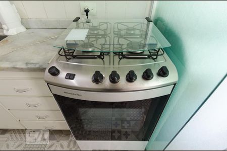 Apartamento à venda com 50m², 2 quartos e 1 vagaFogão