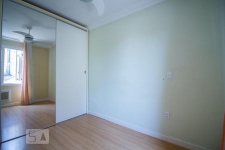 2º piso -  Quarto 1 de casa de condomínio à venda com 4 quartos, 220m² em Chácara das Pedras, Porto Alegre