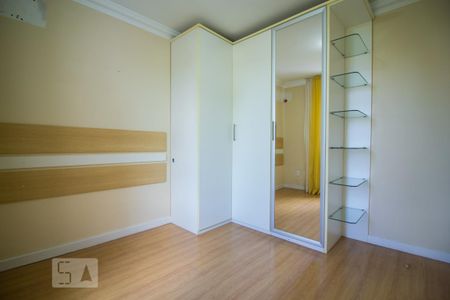 Casa de condomínio à venda com 220m², 4 quartos e 2 vagas Casa de condomínio à venda com 220m², 4 quartos e 2 vagas2º piso - Suíte