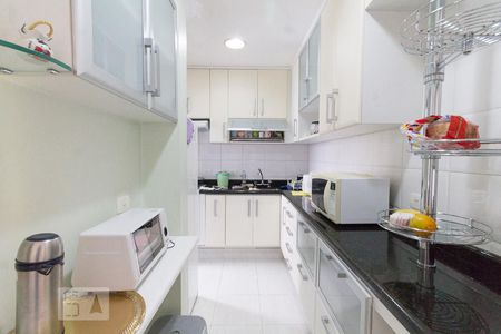 Apartamento para alugar com 78m², 2 quartos e 2 vagasCozinha 