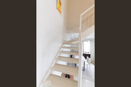 Apartamento para alugar com 78m², 2 quartos e 2 vagasEscada 