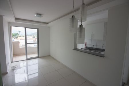 Sala de apartamento para alugar com 3 quartos, 68m² em Taquara, Rio de Janeiro