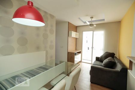 Sala de apartamento para alugar com 2 quartos, 52m² em Todos Os Santos, Rio de Janeiro