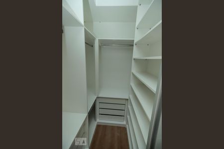 Apartamento para alugar com 52m², 2 quartos e 1 vaga Apartamento para alugar com 52m², 2 quartos e 1 vagaCloset Quarto 1