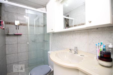 Banheiro de apartamento para alugar com 2 quartos, 62m² em São João, Porto Alegre