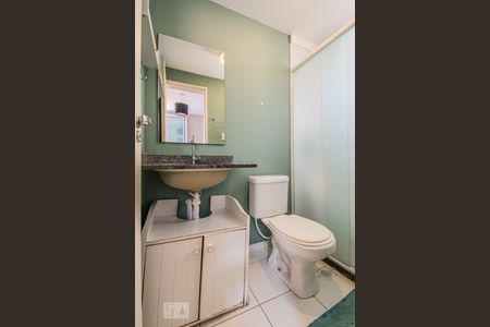 Apartamento à venda com 79m², 2 quartos e 2 vagasBanheiro da Suíte