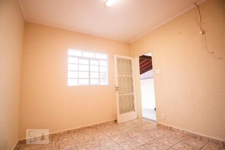 sala de casa para alugar com 2 quartos, 70m² em Vila Teixeira, Campinas