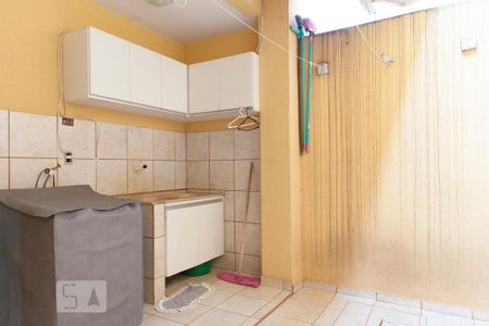 Casa à venda com 160m², 3 quartos e 3 vagas Casa à venda com 160m², 3 quartos e 3 vagasÁrea de Serviço