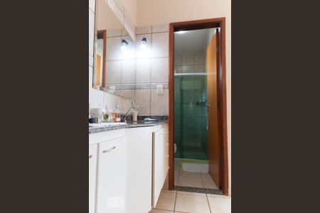 Casa à venda com 160m², 3 quartos e 3 vagas Casa à venda com 160m², 3 quartos e 3 vagasBanheiro da Suíte