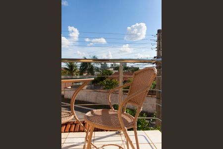Casa à venda com 160m², 3 quartos e 3 vagas Casa à venda com 160m², 3 quartos e 3 vagasSuíte