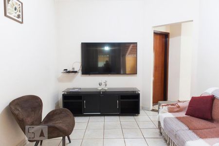 Casa à venda com 160m², 3 quartos e 3 vagas Casa à venda com 160m², 3 quartos e 3 vagasSala