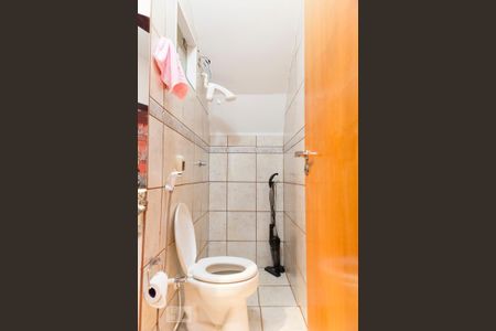 Casa à venda com 160m², 3 quartos e 3 vagas Casa à venda com 160m², 3 quartos e 3 vagasBanheiro Social
