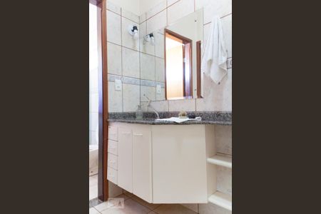 Casa à venda com 160m², 3 quartos e 3 vagas Casa à venda com 160m², 3 quartos e 3 vagasBanheiro