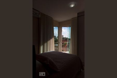Casa à venda com 160m², 3 quartos e 3 vagas Casa à venda com 160m², 3 quartos e 3 vagasSuíte
