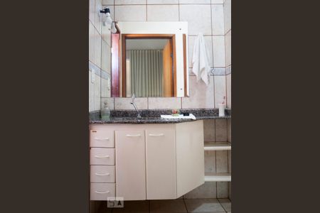 Casa à venda com 160m², 3 quartos e 3 vagas Casa à venda com 160m², 3 quartos e 3 vagasBanheiro
