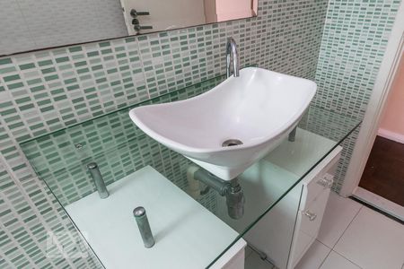 Apartamento à venda com 58m², 2 quartos e 1 vagaBanheiro - Detalhe da pia