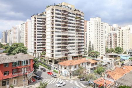 Apartamento à venda com 236m², 4 quartos e 7 vagasVista da Suíte 2