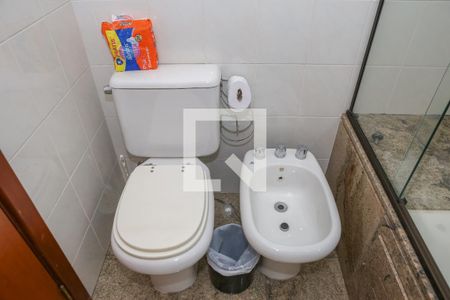 Apartamento à venda com 236m², 4 quartos e 7 vagasBanheiro da Suíte 3