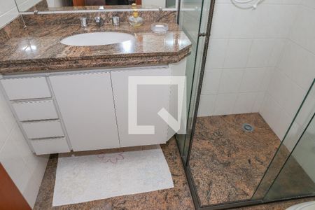 Apartamento à venda com 236m², 4 quartos e 7 vagasBanheiro da Suíte 4