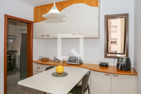 Apartamento à venda com 236m², 4 quartos e 7 vagasCopa
