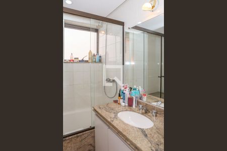 Apartamento à venda com 236m², 4 quartos e 7 vagasBanheiro da Suíte 3