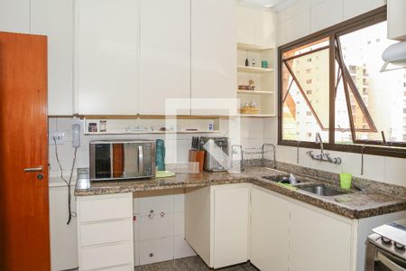 Apartamento à venda com 236m², 4 quartos e 7 vagasCozinha
