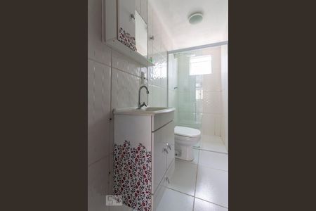 banheiro de apartamento para alugar com 2 quartos, 48m² em Conjunto Habitacional Padre Manoel da Nóbrega, São Paulo