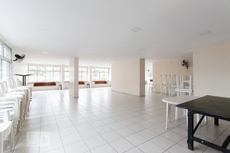 Apartamento à venda com 69m², 2 quartos e sem vagaÁrea comum - Salão de festas