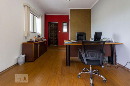 Casa à venda com 170m², 3 quartos e 2 vagas Casa à venda com 170m², 3 quartos e 2 vagasEscritório