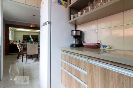 Casa à venda com 170m², 3 quartos e 2 vagas Casa à venda com 170m², 3 quartos e 2 vagasCozinha